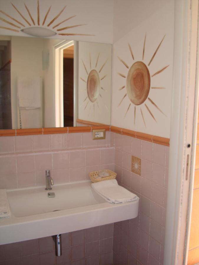 Country Resort Capo Nieddu Santa Caterina Di Pittinuri  Zimmer foto